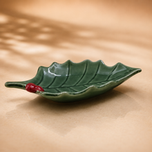 Handcrafted Green Leaf Ceramic Serving Bowl | Nature-Inspired Snack Dish | Decorative Tableware